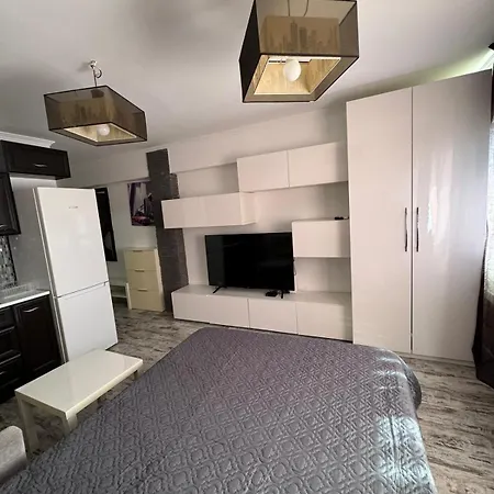 Modern In Center Apartment Larnaca