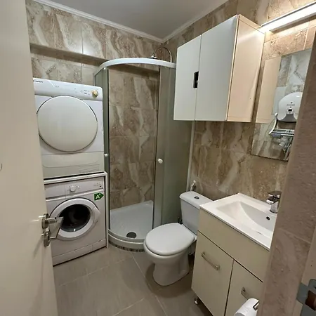 Modern In Center *